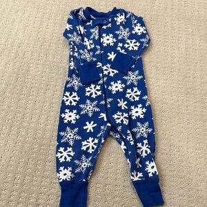 Hanna Andersson Snowflake Blue Pajamas